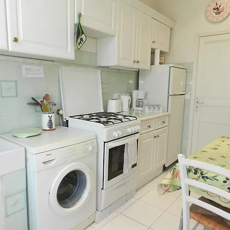 Studio In Josephine Apartament