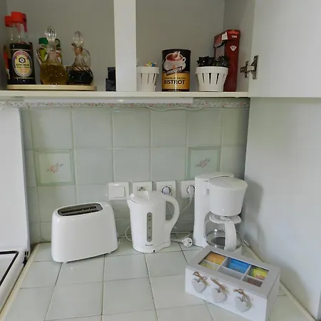 Studio In Josephine Apartament